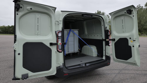 FARIZON SV L1 ELECTRIC 170kW 83kWh H1 Van Auto view 9